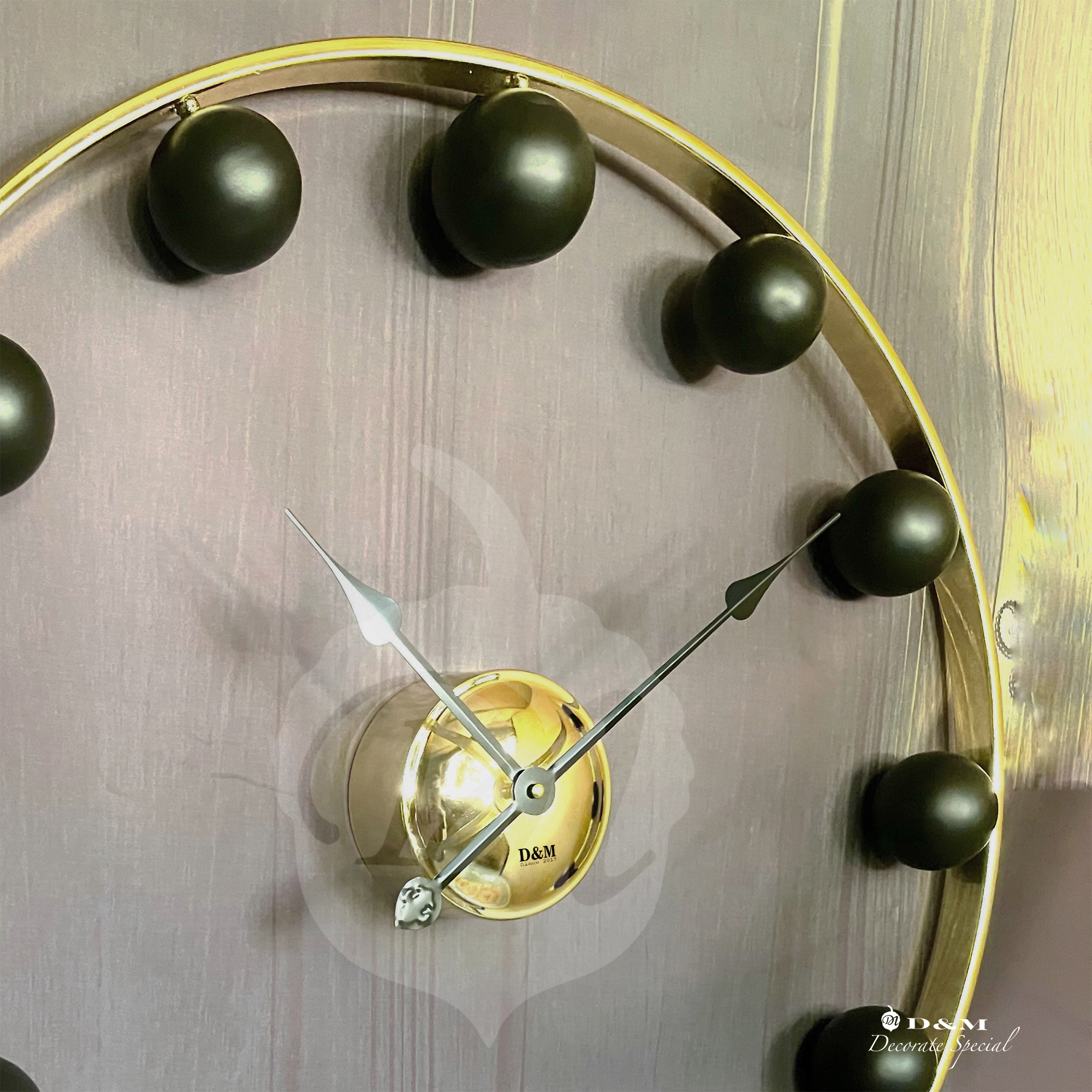 ساعت دیواری گویال گلد مشکی